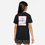 Nike Sportswear Older Kids' T-Shirt