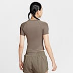 เสื้อแขนสั้นเอวลอยผู้หญิง Dri-FIT Nike One Fitted