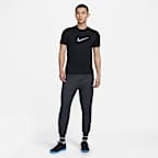 เสื้อฟุตบอลแขนสั้นผู้ชายมีกราฟิก Nike Dri-FIT Academy