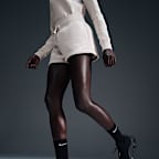 Nike Sportswear Phoenix Fleece magas derekú, laza női rövidnadrág