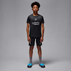 Playera de fútbol de manga corta Jordan Dri-FIT para niños talla grande Paris Saint-Germain Strike Fourth