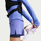 Shorts de correr Dri-FIT de tiro medio 2 en 1 para mujer Nike Swift