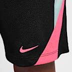 Nike Dri-FIT Strike Older Kids' Football Shorts