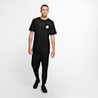Tee-shirt de football à motif Nike F.C. pour Homme