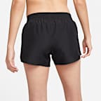 กางเกงวิ่งขาสั้นเอวปานกลางมีซับในผู้หญิง Nike Dri-FIT Swoosh Run