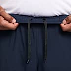Pants Dri-FIT entallados versátiles para hombre Nike Form