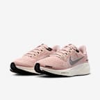 Tenis de correr en pavimento con detalles color metalizado para mujer Nike Pegasus 41 PRM