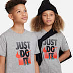 Nike Sportswear Older Kids' T-Shirt