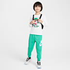 Playera de manga larga Peace de corte cuadrado para niño talla pequeña Nike