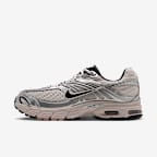 Light Bone/Metallic Silver/Light Orewood Brown/Black