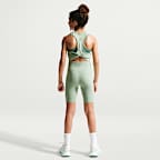 Shorts Dri-FIT de tiro alto de 18 cm Nike MAVN para niña