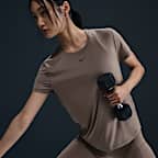 เสื้อแขนสั้นผู้หญิง Dri-FIT Nike One Classic