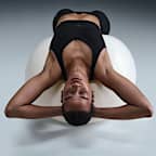 Bra deportivo de talle largo con almohadillas para mujer Nike Alate