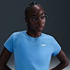 Nike Sportswear Club Women's Short-Sleeve Cropped Graphic T-Shirt