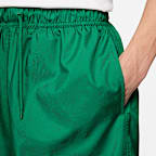 กางเกงขาสั้น Flow ผู้ชายแบบทอ Nike Club