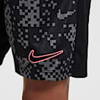 Nike Academy Pro Older Kids' Dri-FIT Football Shorts