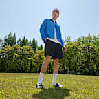 กางเกงขาสั้นผู้ชายแบบทอ Nike Solo Swoosh