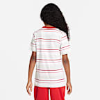 Nike Sportswear Older Kids' T-Shirt