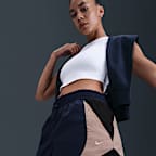 Nike Sportswear weite Track-Shorts mit mittelhohem Bund (Damen) (ca. 7,5 cm)