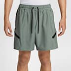 Nike Tech 男款 Dri-FIT Shori 寬鬆剪裁短褲