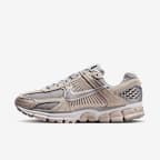 Light Orewood Brown/White/Metallic Platinum/Light Smoke Grey