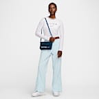 Nike Sportswear Futura 女款斜背包 (3 公升)