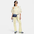 Nike Sportswear Futura 365 斜背包 (3 公升)