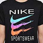 Playera para niños talla grande Nike Sportswear