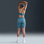 Shorts de ciclismo de tiro alto de 20 cm con bolsillos para mujer Nike One