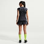 เสื้อวิ่ง Dri-FIT ADV ผู้หญิงพร้อมส่วนเน้นสะท้อนแสง Nike Swift