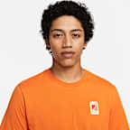 เสื้อยืดผู้ชาย Nike Sportswear Somos Familia