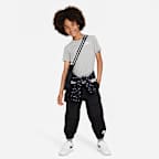 Playera para niños talla pequeña Nike Sportswear