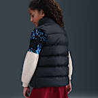 Nike Sportswear All Day Play Older Kids' Therma-FIT Loose-Fit Puffer Gilet