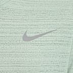 เสื้อเทรนนิ่งเด็กโต Nike Dri-FIT Miler (ชาย)