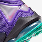 Scarpa da basket LeBron 19