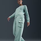 Pants de entrenamiento cargo oversized de tiro medio para mujer Nike Sportswear Club Fleece