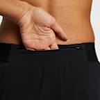 กางเกงวิ่งขาสั้นเอวปานกลางแบบ 2-in-1 ผู้หญิง Nike Swift