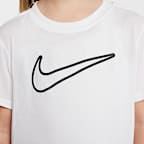 Playera con gráfico para niños talla pequeña Nike Dri-FIT