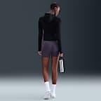 Playera de manga larga Dri-FIT de ajuste slim con gorro para mujer Nike Universa