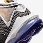 Scarpa da basket LeBron 19