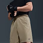Shorts versátiles Dri-FIT de 23 cm sin forro para hombre Nike Form