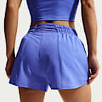 Nike One Dri-FIT dameshorts med mellomhøyt liv og innershorts (8 cm)