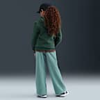 Pants de pierna ancha para niña talla grande Nike Sportswear Club Fleece