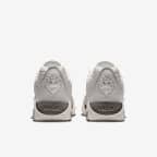 LeBron Witness IX EP Basketball Shoes