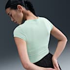 เสื้อแขนสั้นเอวลอยคอปีนทรงรัดรูปผู้หญิง Nike Sportswear Chill Knit