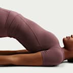 Nike Universa kortærmet Dri-FIT-trøje til kvinder