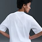 Playera de manga corta holgada con gráfico para mujer Nike Sportswear