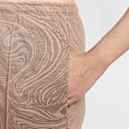 Nike Sportswear Chill Terry 女款中腰毛圈布印製圖樣短褲