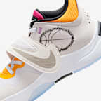 Nike Team Hustle D 11 Older Kids' Basketball Shoes