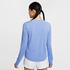 เสื้อแขนยาวผู้หญิง Dri-FIT Nike One Classic